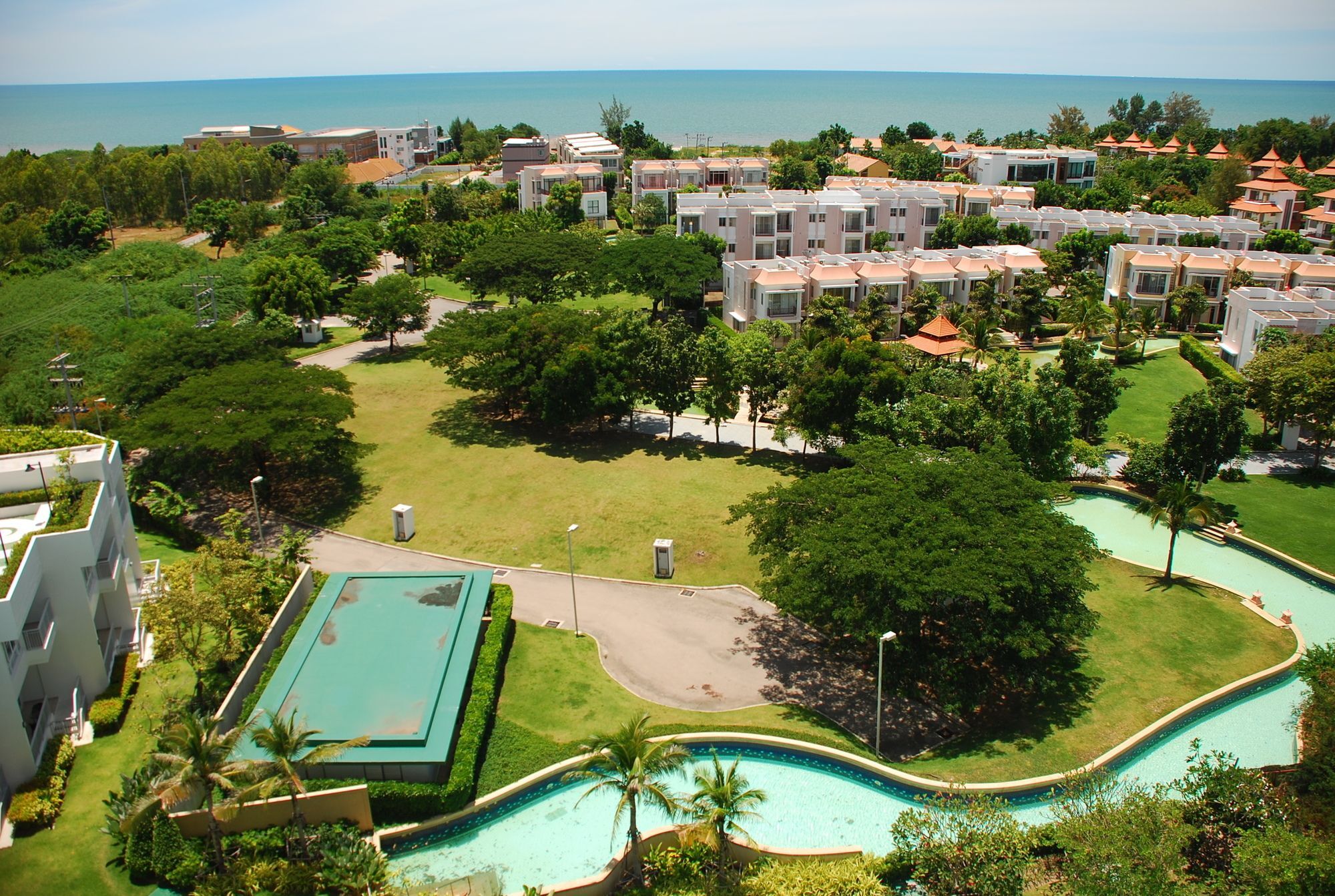 Hotel The Legend Boathouse - 904 Petchaburi Esterno foto